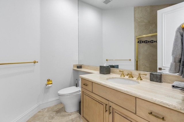 bathroom with visible vents, toilet, vanity, tiled shower, and baseboards