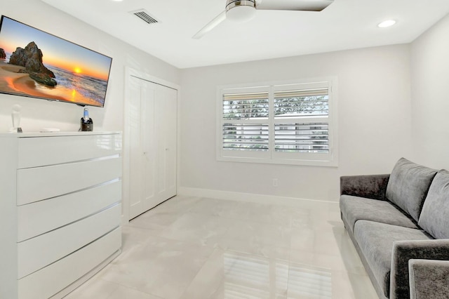 sitting room with baseboards, recessed lighting, visible vents, and a ceiling fan