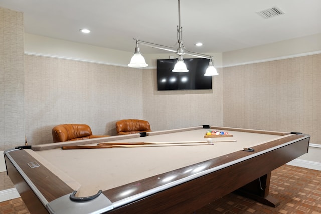 playroom with recessed lighting, billiards, visible vents, baseboards, and wallpapered walls