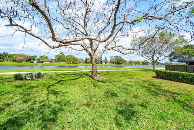 view of yard featuring a water view