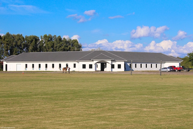 view of front of house with a front lawn