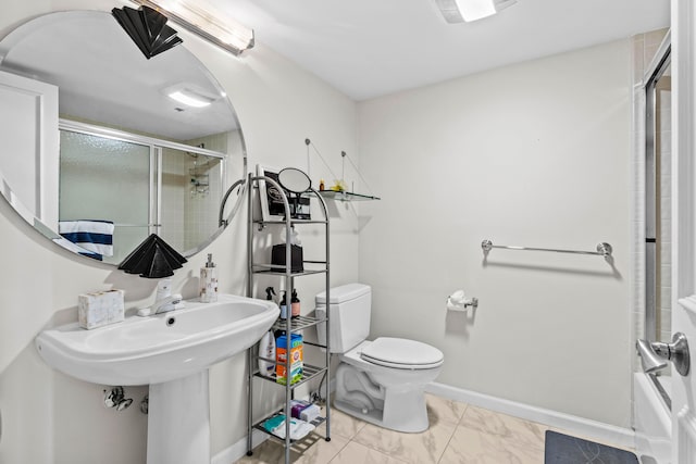 full bathroom featuring toilet, visible vents, and baseboards