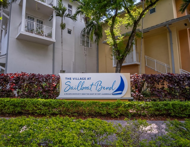 view of community / neighborhood sign