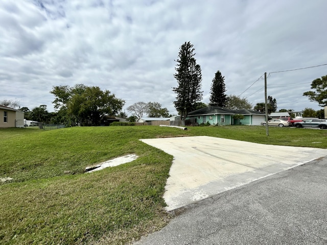 Listing photo 2 for 5909 Yucca Dr, Fort Pierce FL 34982