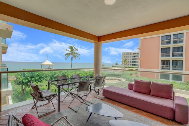 balcony featuring an outdoor hangout area