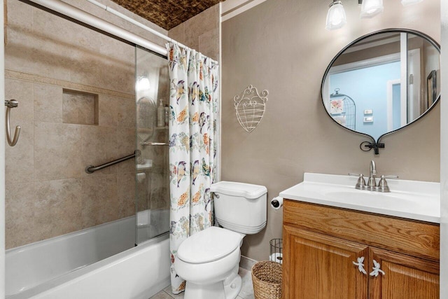 bathroom with shower / tub combo with curtain, vanity, and toilet