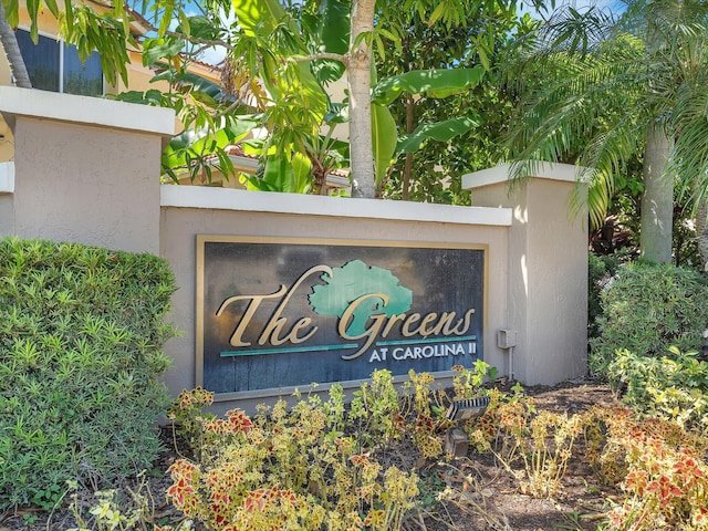 view of community / neighborhood sign
