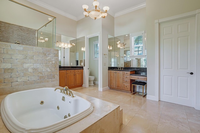 bathroom featuring toilet, a whirlpool tub, an inviting chandelier, crown molding, and vanity