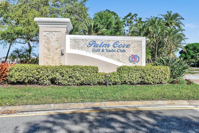 view of community / neighborhood sign