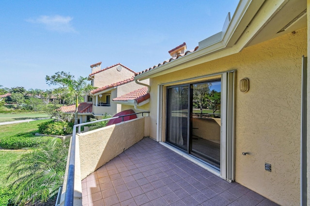 exterior space featuring a balcony