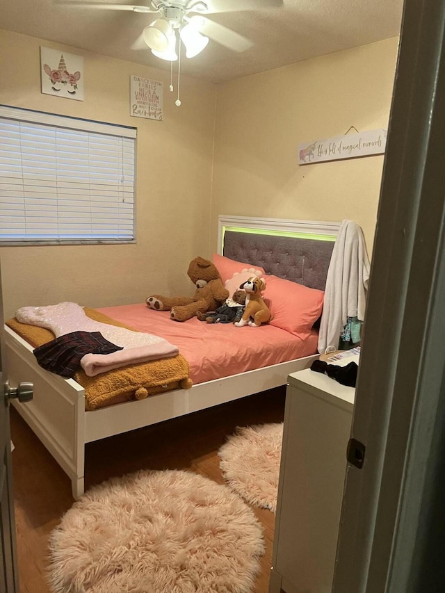 bedroom with a ceiling fan