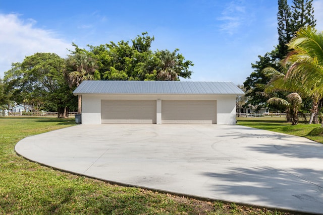 view of detached garage