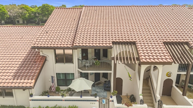 details with stucco siding