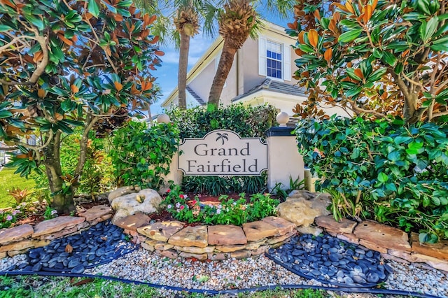 view of community / neighborhood sign