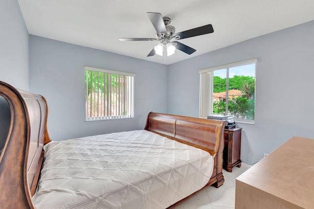 bedroom with ceiling fan