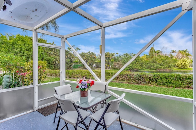 view of unfurnished sunroom