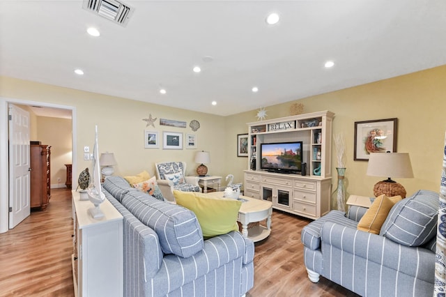 998 NW 26th Ave, Delray Beach, FL 33445 - living area with light wood finished floors and recessed lighting