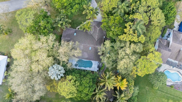 bird's eye view of a pool area