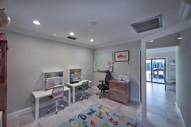 home office featuring visible vents, baseboards, and ornamental molding