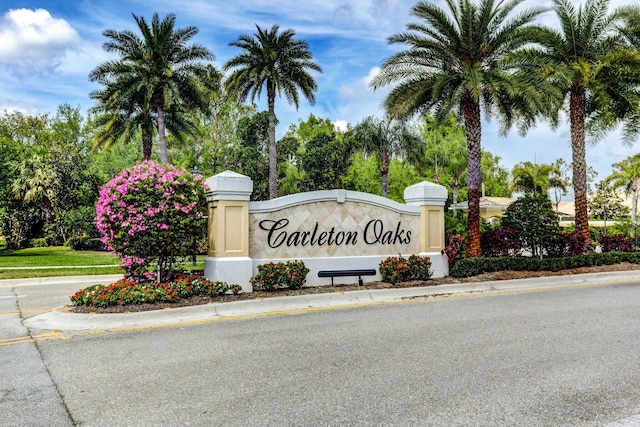 view of community / neighborhood sign