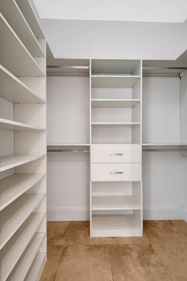 view of spacious closet