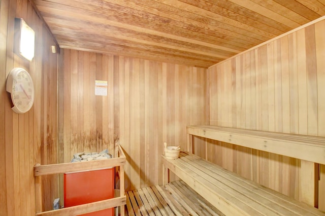 view of sauna / steam room