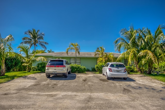 view of front of property