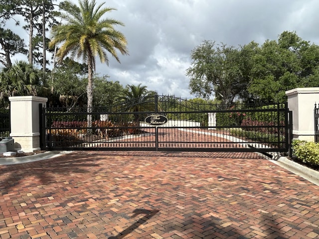 162 SE Strada Tione, Port Saint Lucie, FL 34952 - view of gate