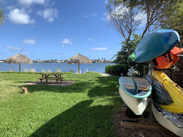 view of yard featuring a water view