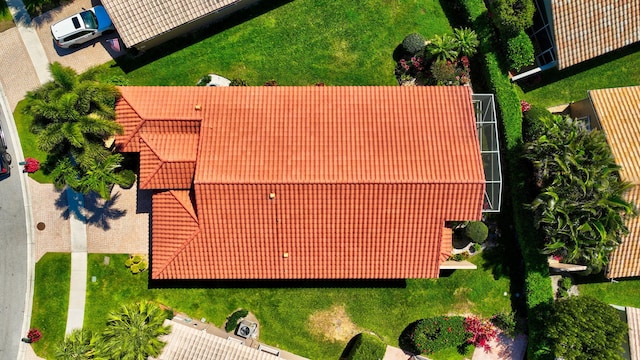 aerial view of property and surrounding area