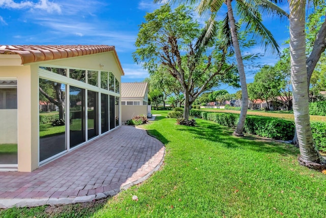 view of yard featuring a patio