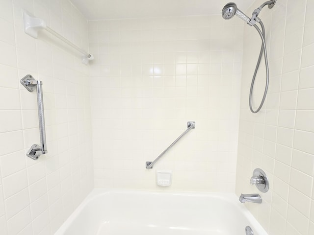 full bathroom with bathtub / shower combination