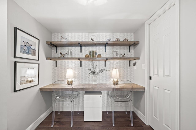 office with baseboards and dark wood-style floors