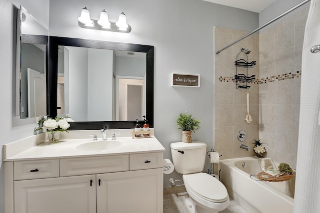 123 E Prive Cir, Delray Beach, FL 33445 - bathroom with vanity, shower / bath combo, and toilet