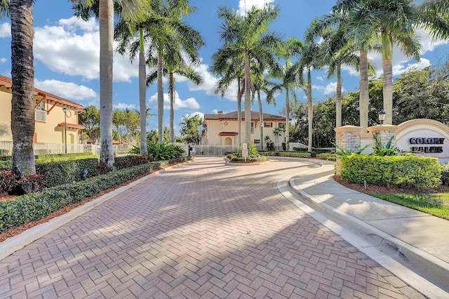 123 E Prive Cir, Delray Beach, FL 33445 - view of community with a gate