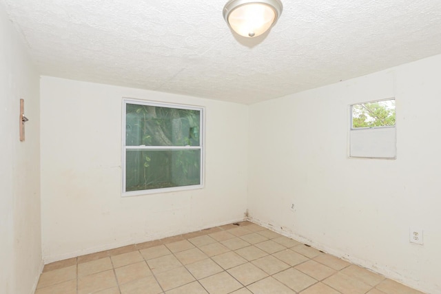 2624 S 27th St, Fort Pierce, FL 34981 - spare room with a textured ceiling