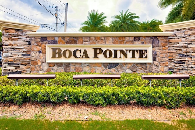 view of community / neighborhood sign