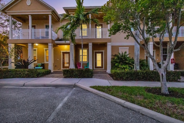 view of front of property with stucco siding