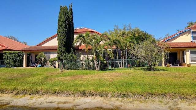 view of yard featuring fence