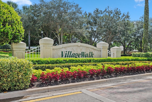 view of community / neighborhood sign