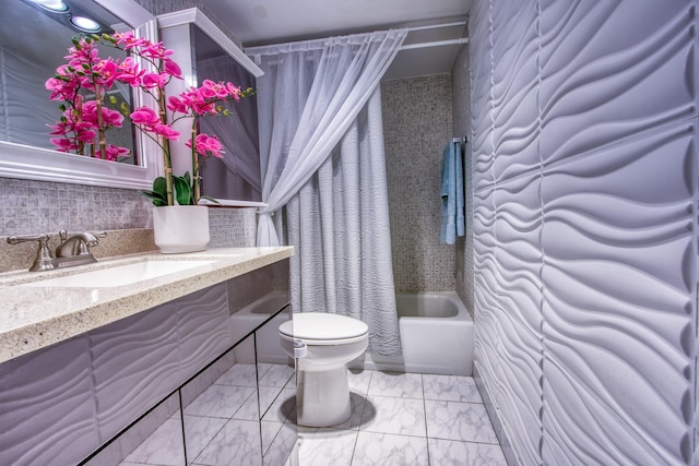unfurnished bedroom with light wood finished floors, visible vents, a ceiling fan, a closet, and baseboards