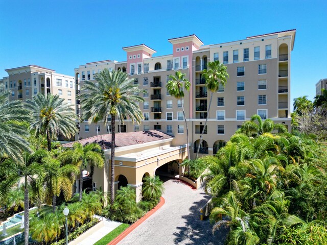 520 SE 5th Ave Unit 2405, Fort Lauderdale, FL 33301 - view of building exterior featuring driveway