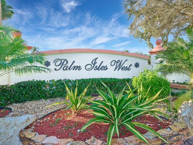 view of community / neighborhood sign