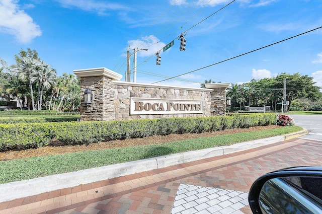 view of community / neighborhood sign