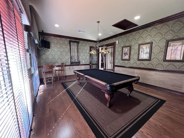 rec room with ornamental molding, visible vents, and wallpapered walls