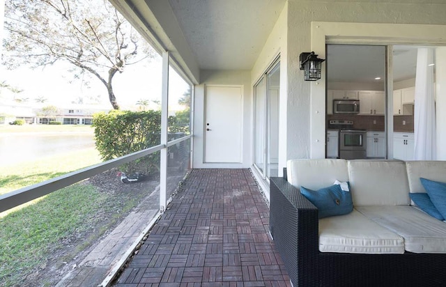 view of sunroom / solarium