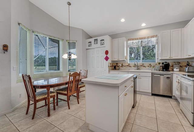 kitchen with a sink, lofted ceiling, stainless steel dishwasher, a notable chandelier, and electric stove