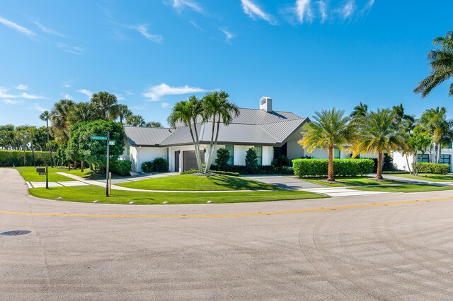 view of exterior entry featuring stucco siding