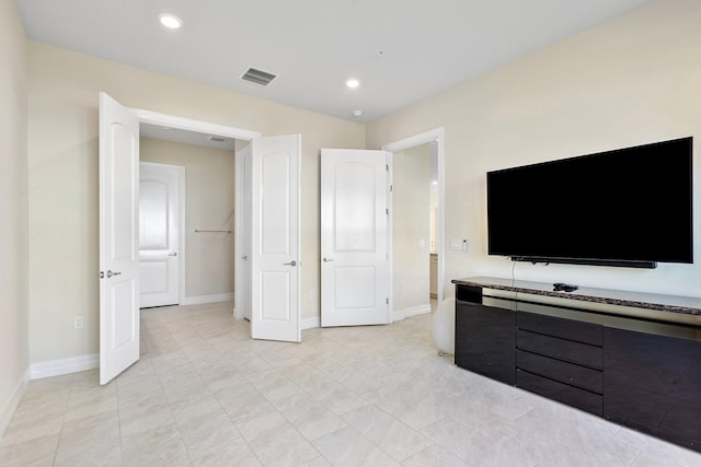 bedroom with recessed lighting, baseboards, and visible vents
