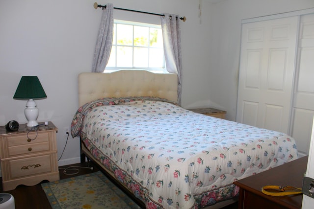 bedroom with a closet